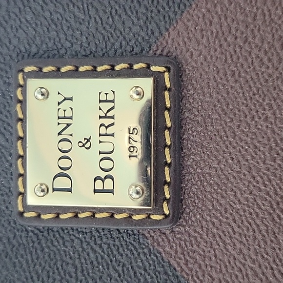 Dooney & Bourke Satchel Brown Chevron Leather - Picture 2 of 9